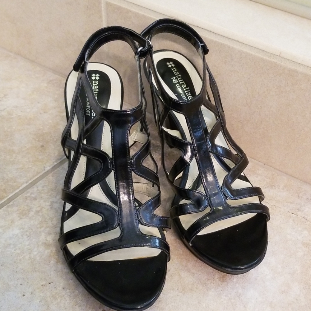 Naturalizer black heeled sandals size 11n
